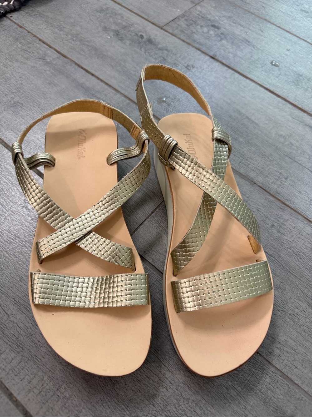 Olukai ONOHI Strappy Gold Women's Sandals